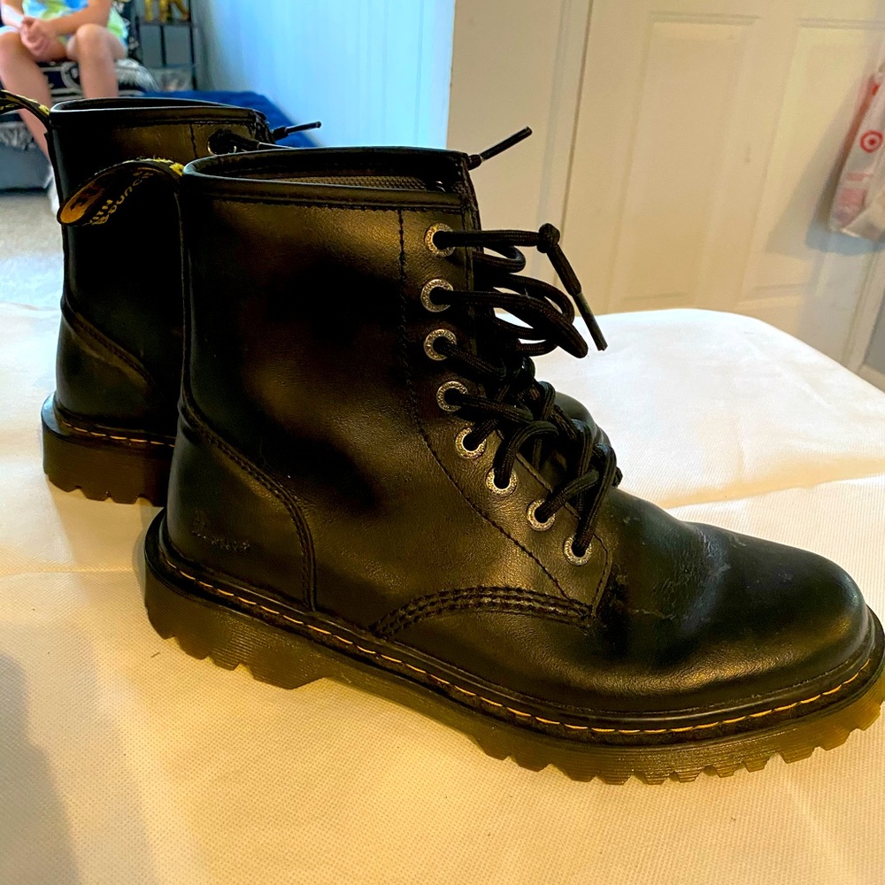 Doc marten comb combat boots